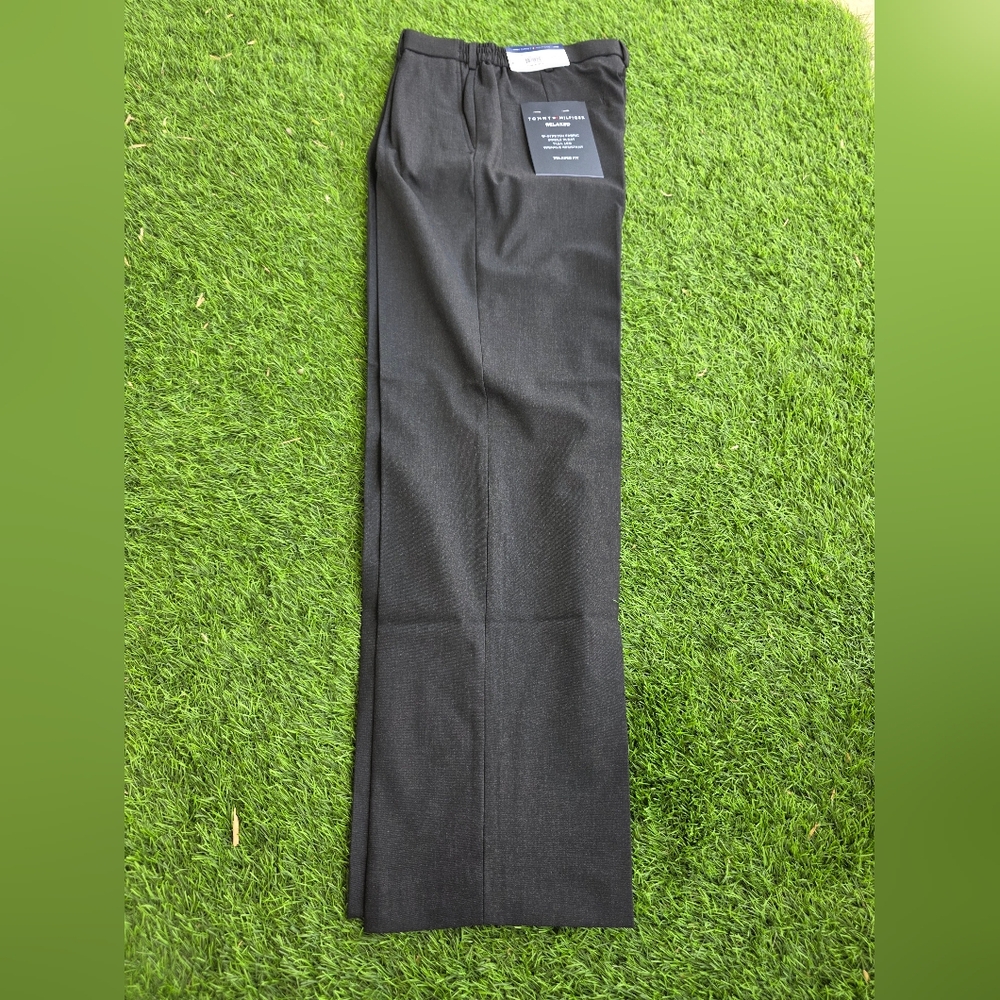 Tommy Hilfiger Mens Dress Pants 42x32 Wrinkle Free Charcoal Career $95 Relax Fit